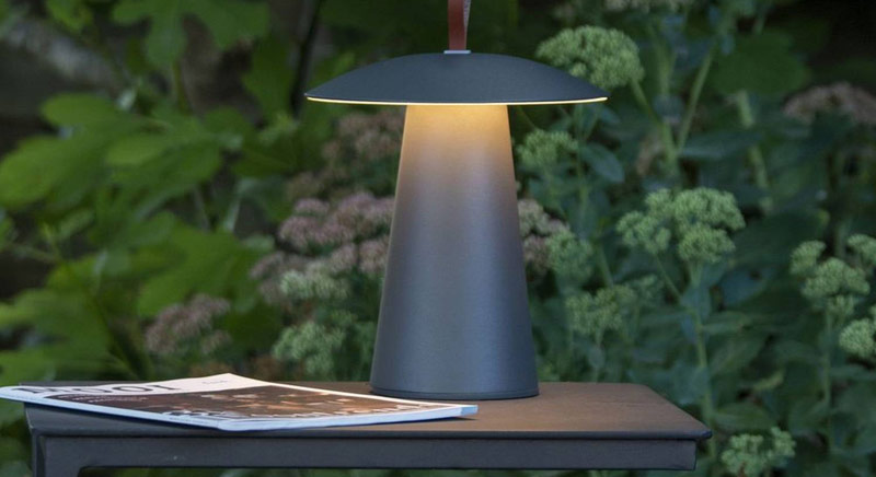 Akkulampen für stimmungsvolles Licht auf dem Balkon