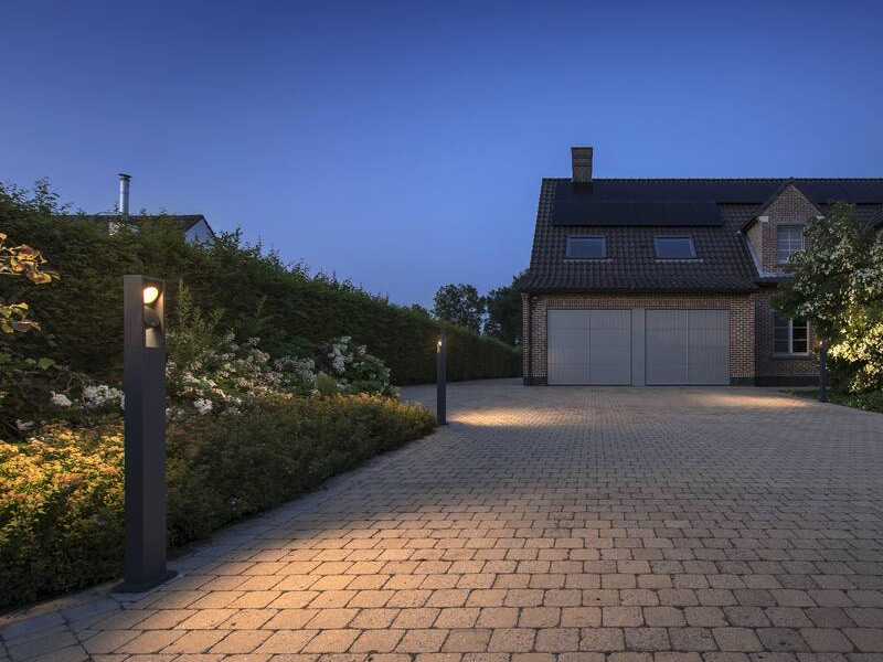 Pollerleuchten für Wege im Garten und rund um das Haus