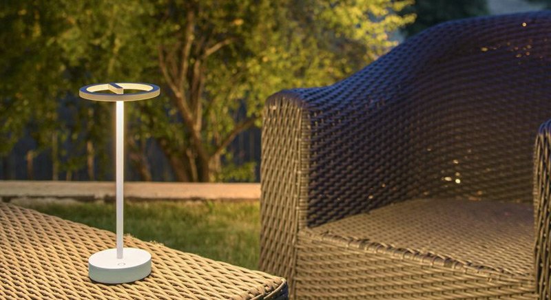 Mobile Outdoor Akkulampen für Licht auf Balkon und Terrasse