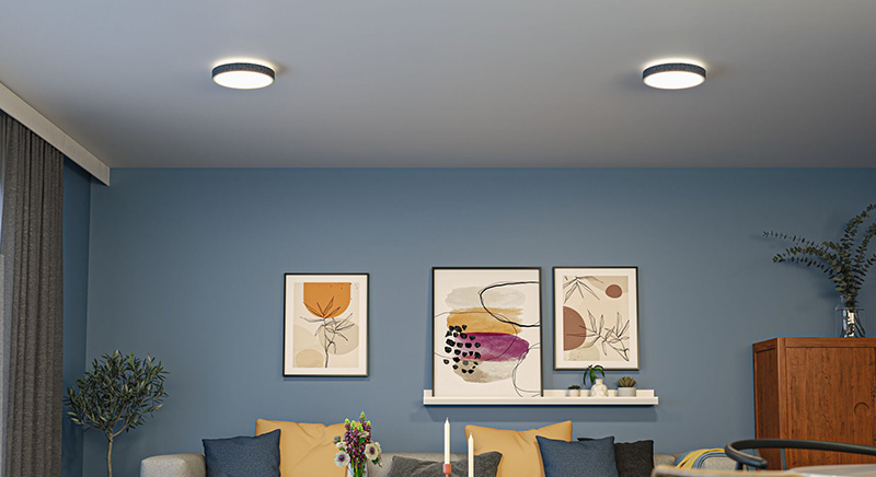 Moderne, runde LED-Panels als Deckenleuchte für helles Licht in der Küche