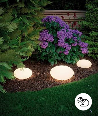 Gartenbeleuchtung Blumenbeet mit LED Lichtobjekt