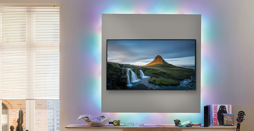 Indirektes Licht hinter dem Fernseher mit LED-Streifen