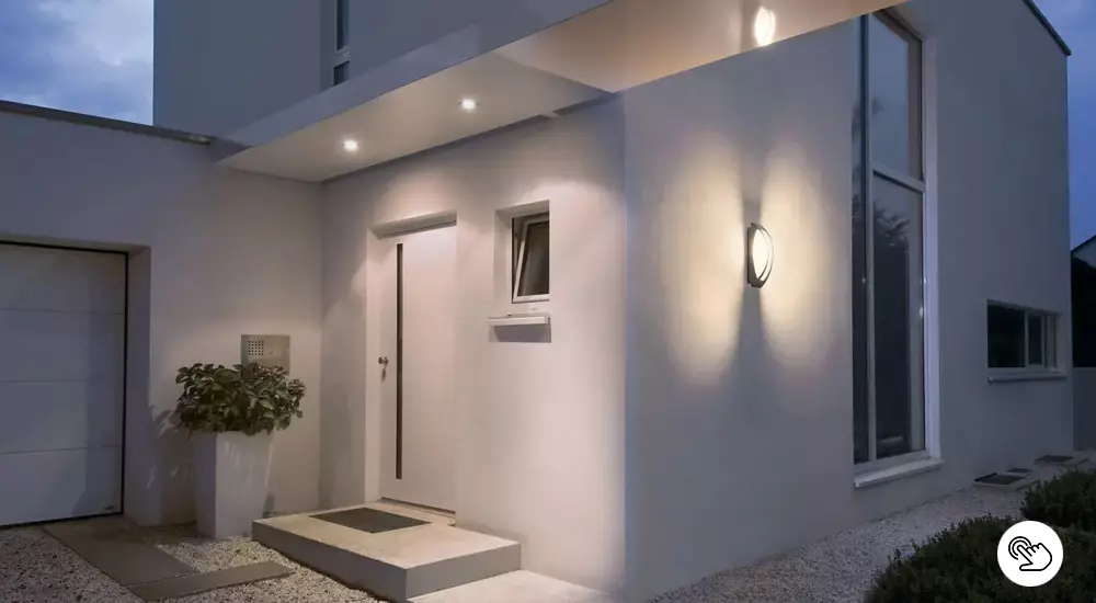 Sicher und dekorativ zugleich: Eingangsbeleuchtung am Haus