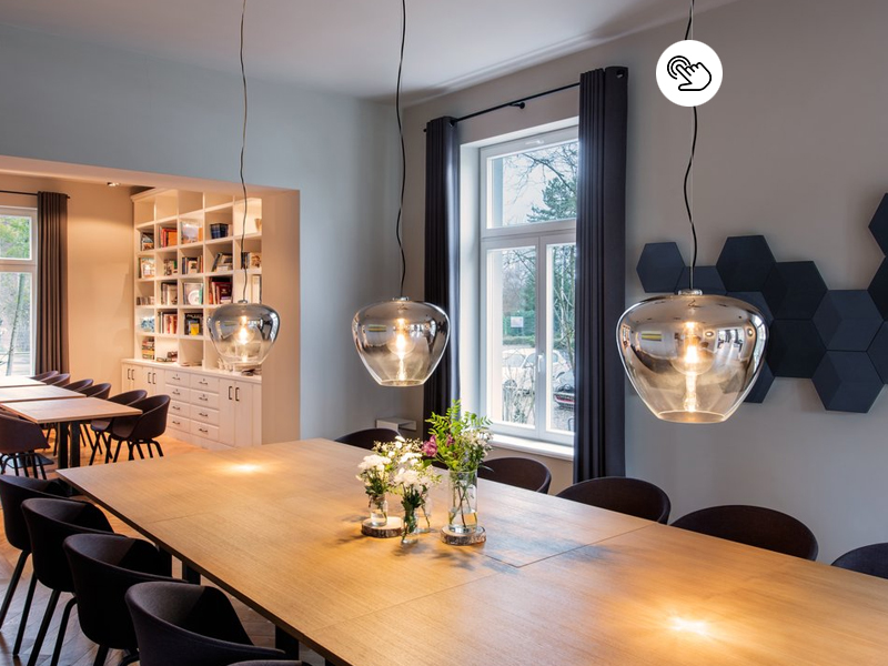 Design Pendelleuchte Pantilo Convox für Esszimmer aus Metall und Rauchglas Lampenschirm Design Pendelleuchte Pantilo Convox für Esszimmer aus Metall und Rauchglas Lampenschirm