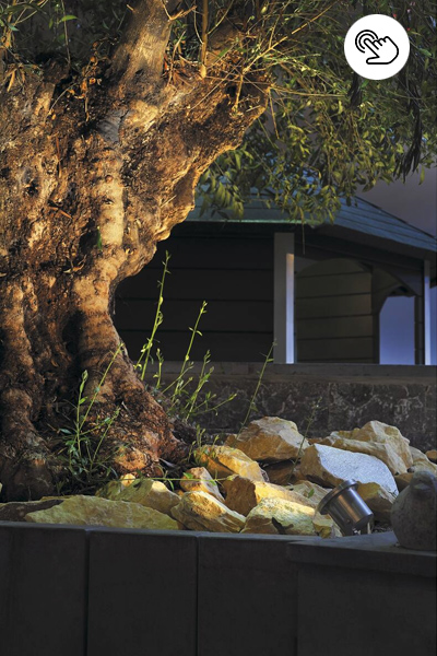 SLV Nautilus Gartenstrahler in silber mit schwenkbarem Leuchtenkopf für eine optimale Baumbeleuchtung