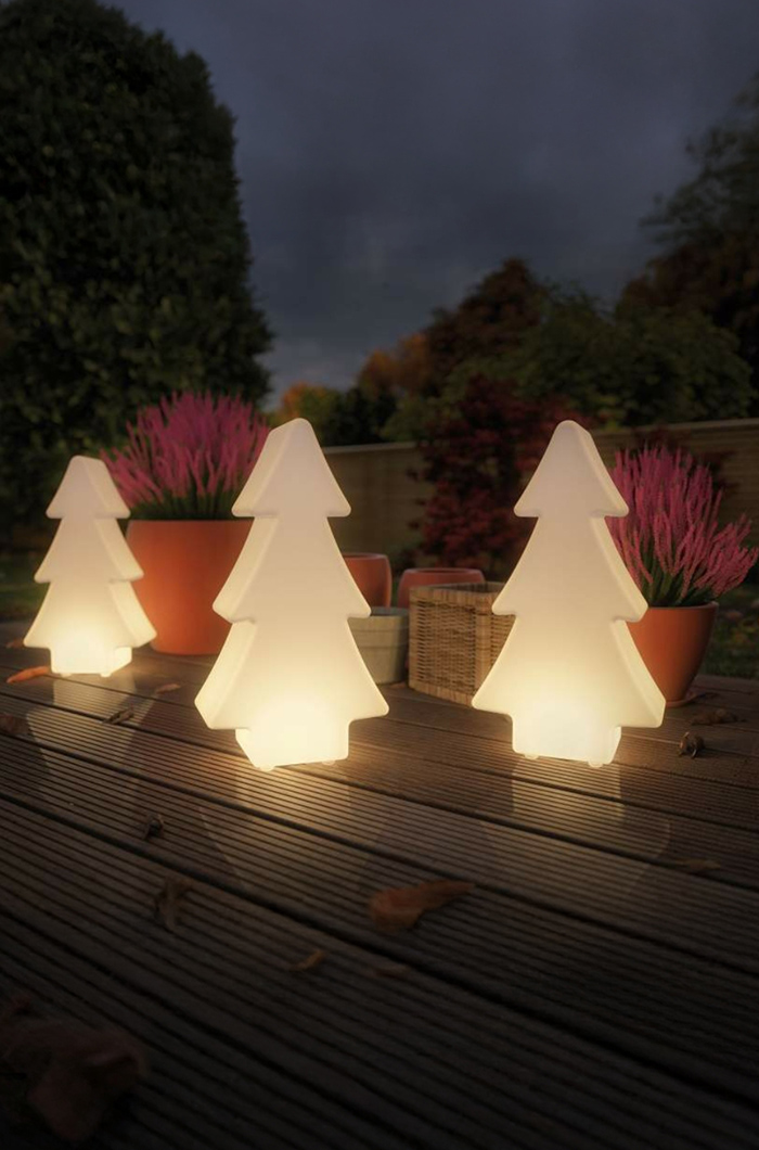 LED-Tannenbäume für eine moderne Weihnachtsbeleuchtung im Garten