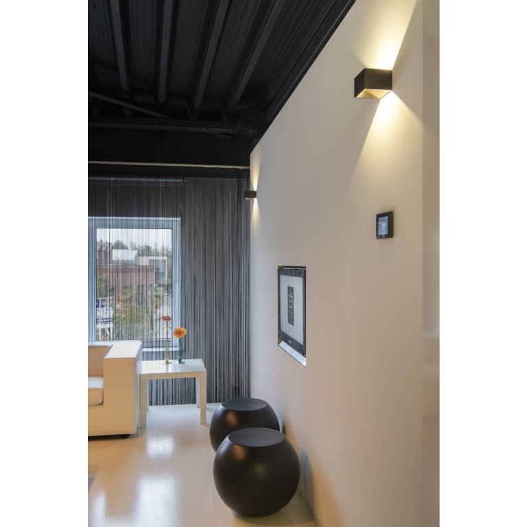 SLV LED Wandleuchte LOGS IN Phase schwarz/gold mit Dim-To-Warm 2000-3000K 11 W CRI 90 430lm