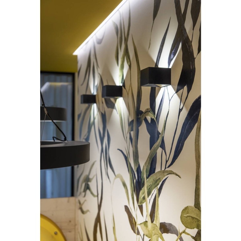 SLV LED Wandleuchte LOGS IN Phase schwarz/gold mit Dim-To-Warm 2000-3000K 11 W CRI 90 430lm