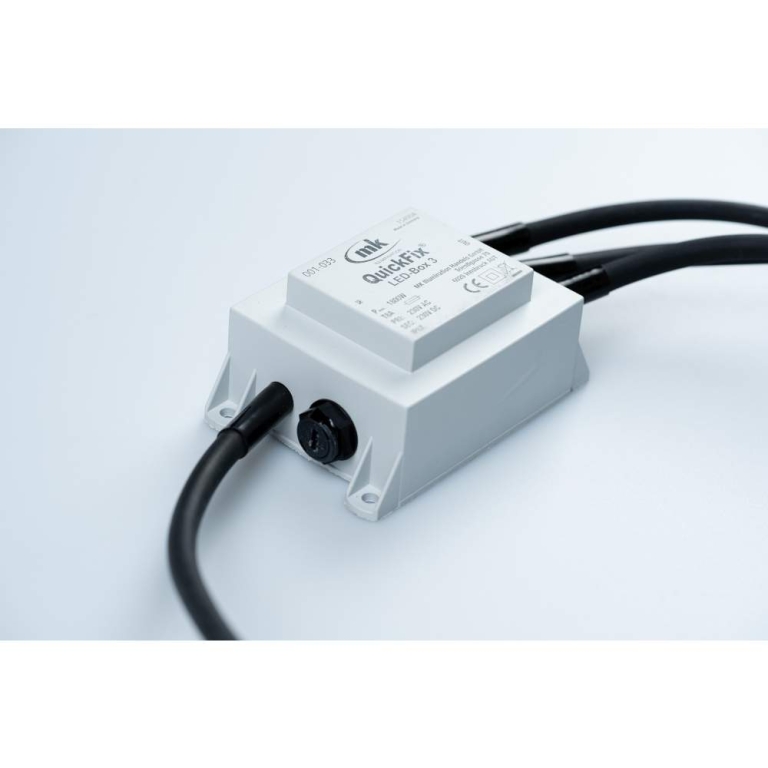MK-Illumination QUICKFIX®QF+ LED Box 3, Verteilerdose mit. 3 Ausg.,max. pro Ausgang:1800W / max aller Ausgänge 1800W