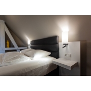 QUADRASS SPOT Indoor Wandaufbauleuchte mit LED Spot und E27 Fassung, schwarz