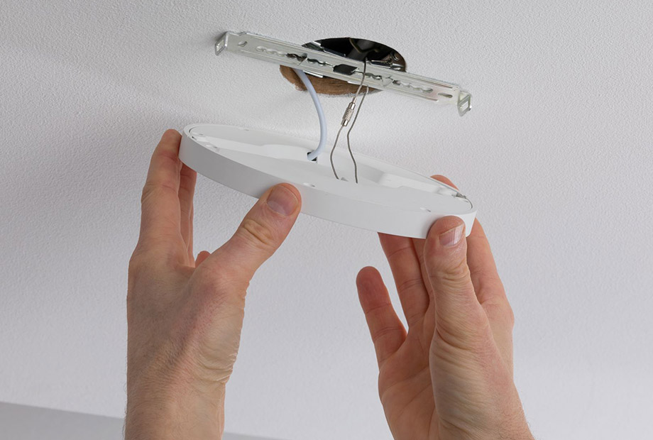 Montage eines LED-Einbaupanels