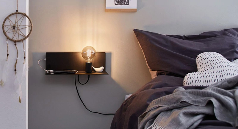 Wandleuchten mit Ablage und USB - Die ideale Alternative für eine Nachttischlampe